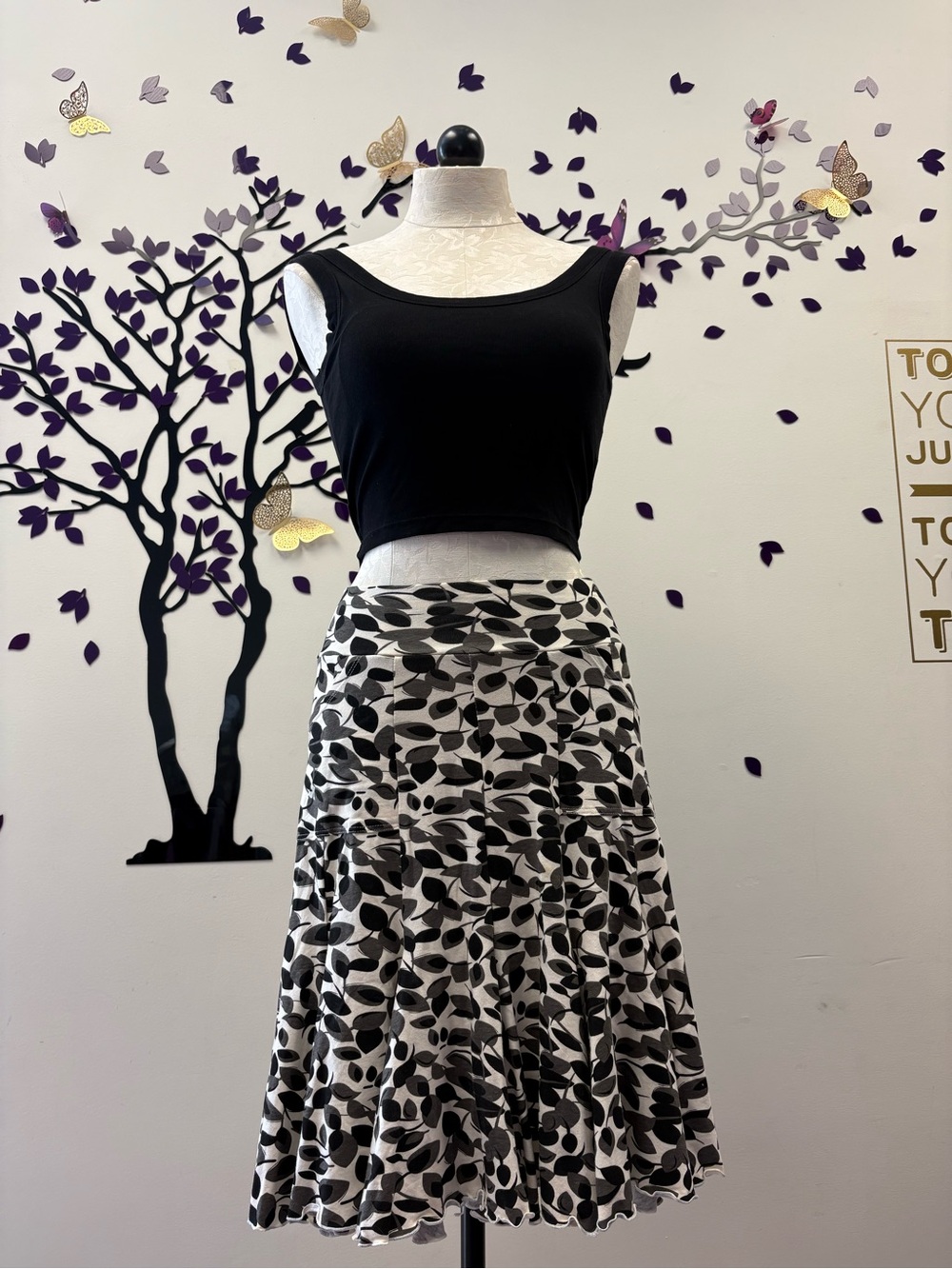 Effie's Heart Black & White Leaf-Print Circle Skirt